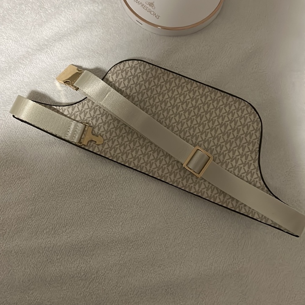Michael kors new without tags 🏷️ - Picture 3 of 7